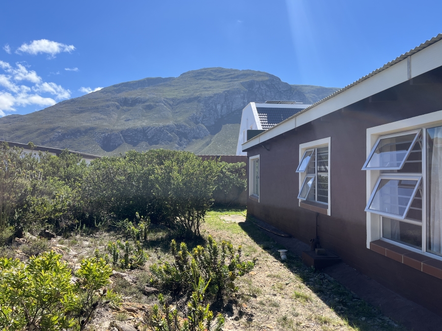 To Let 2 Bedroom Property for Rent in Bettys Bay Western Cape